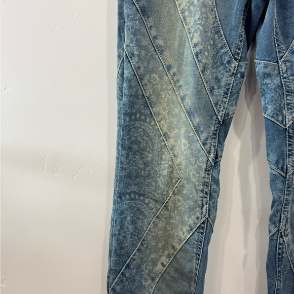 Free People We The Free Mermaid Mid-Rise Flare Jean in the Low Tide wash - Picture 4 of 8